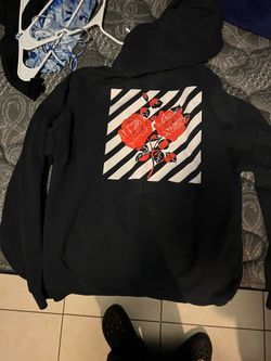8$ black rose hoodie (L)