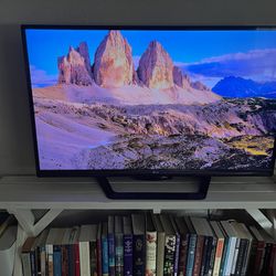 LG 47” Smart TV with WiFi and Bluetooth