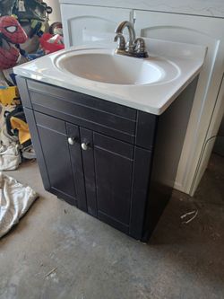 Vanity Cabinet With Counter Top