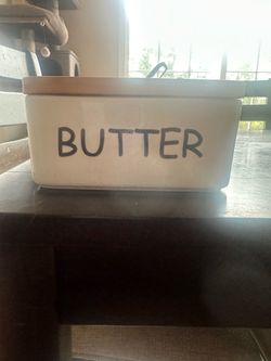 Ceramic Butter dish with Bamboo lid and knife