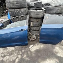 2013-2017 Hyundai Elantra GT Hatchback Left Driver Front $290 Rear Door $240