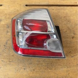 2009,2010,2011 Nissan Sentra Left Side Tailight