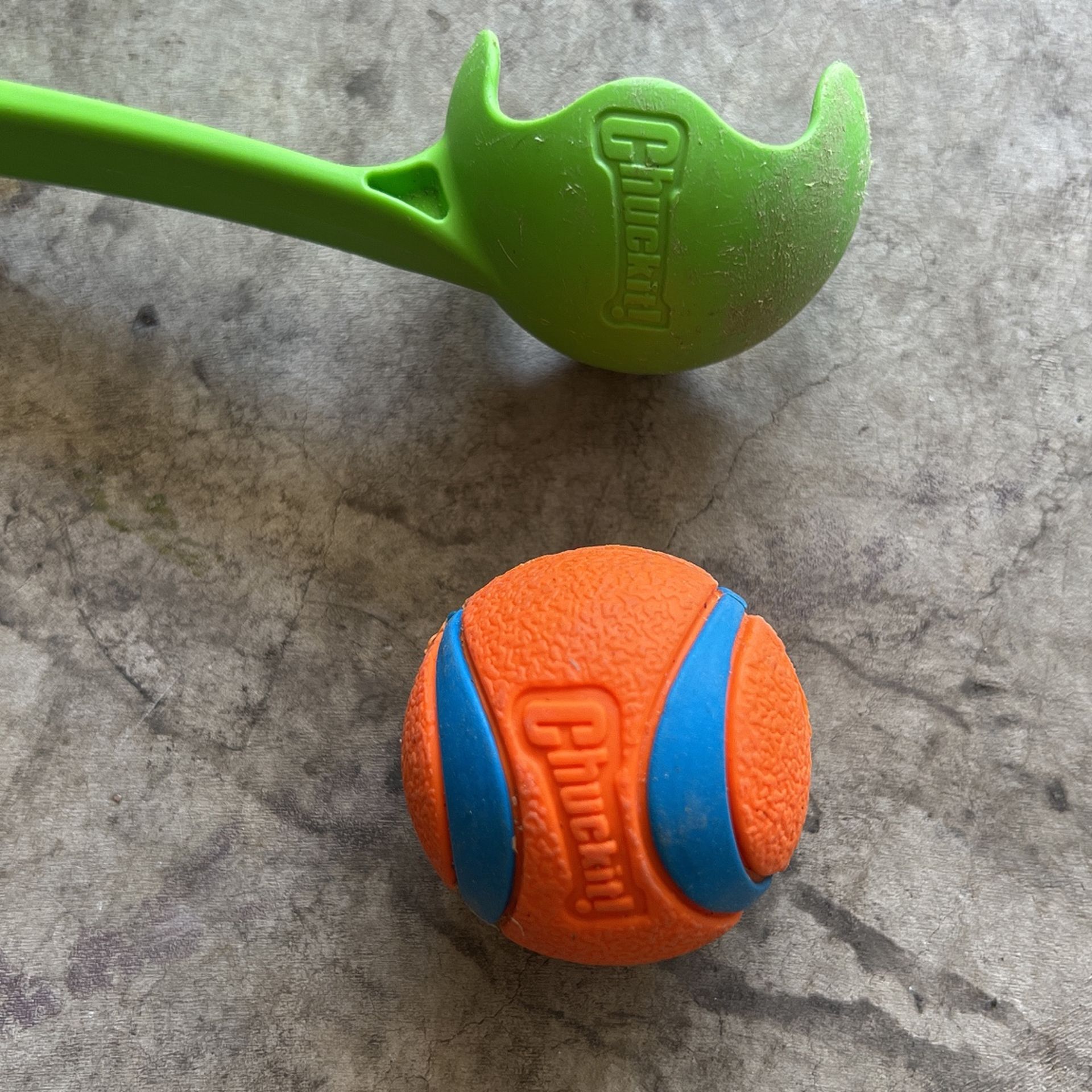 Chuckit! Ultra Dog Ball Launcher Size Small