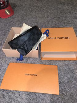 Louis Vuitton Belt (fits Belt Size 32-34 for Sale in Edison, NJ - OfferUp