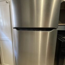 1 Year Old Refrigerator By Frigidaire 18cuft