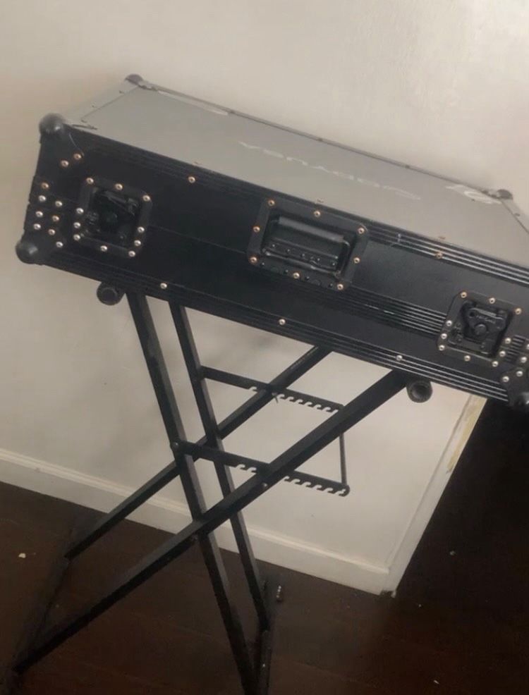 Dj Table