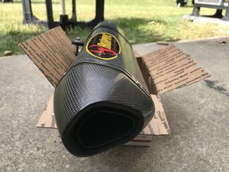 Akrapovic Slip-on Exhaust 2005-2006 Suzuki GSXR 1000