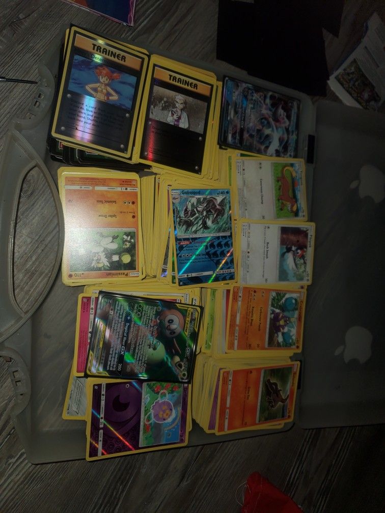 1000+ Pokemon Cards