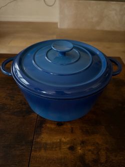 Le Cresuset 26 Enameled Cast Iron 5.5qt