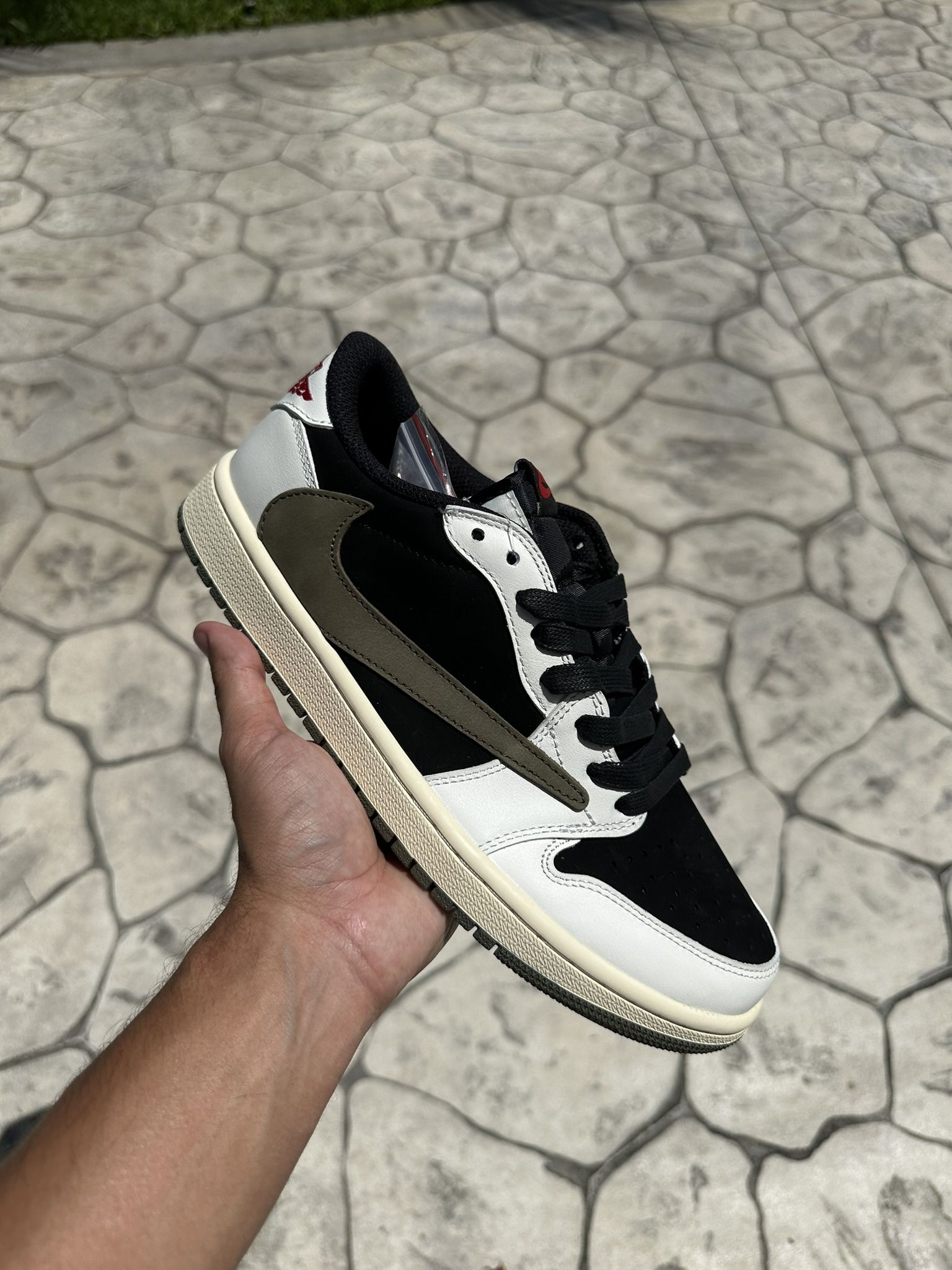 Jordan 1 Low Travis Scott " Olives "