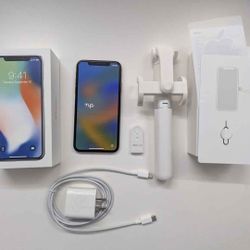 iPhone X 256 GB Unlocked, Works with Any Carrier, Space Gray A1901 + Selfi Stick
