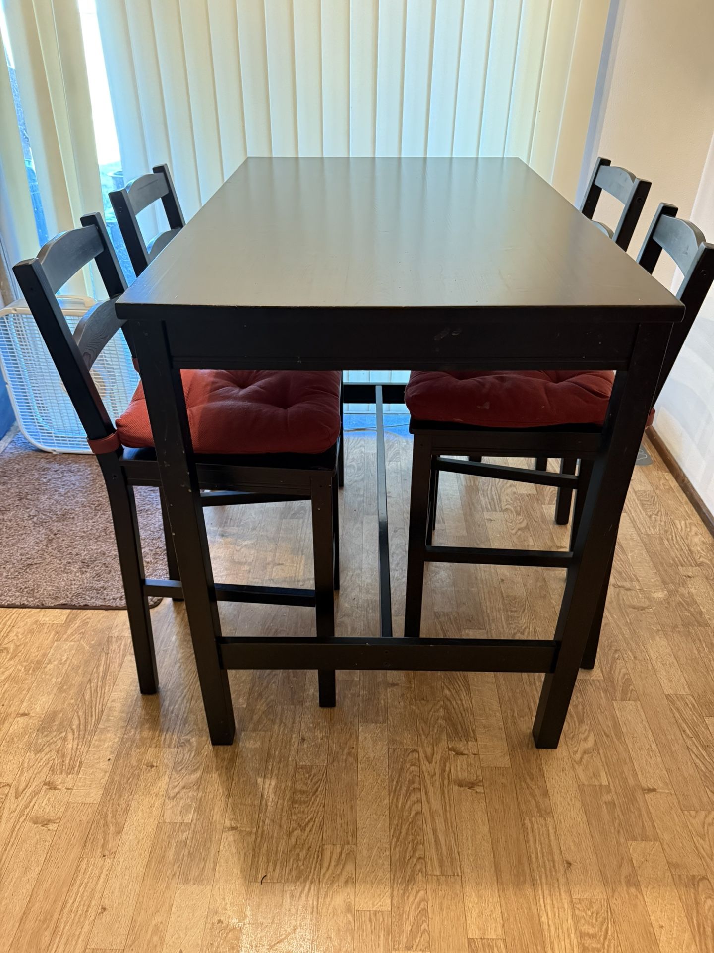 Dining Table & Chairs