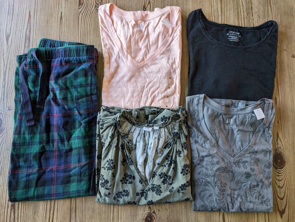 Ladies Size Med Clothing Lot