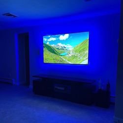 WE MOUNT TV ON THE WALL