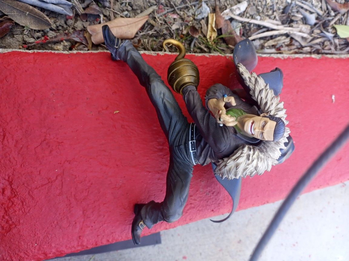 Banpresto One Piece Anime Series Crocodile Figure