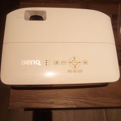 BENQ Movie And Tv  Projector 