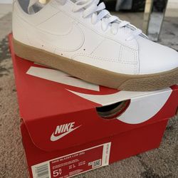 Nike Blazer Low 5.5