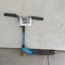 Micro MX Trixx stunt scooter
