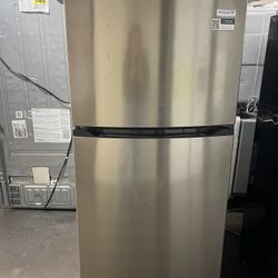 FRIGIDAIRE STAINLESS STEEL TOP FREEZER REFRIGERATOR 
