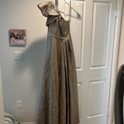 Mac Duggal One Shoulder Metallic Gown With Pockets