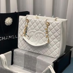 Chanel White Messenger Bag