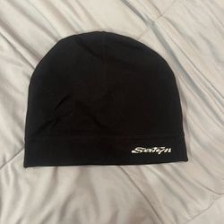 Satyn Black Skull Cap
