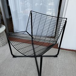 IKEA SKÅLBODA Armchair - Classic Black Design  