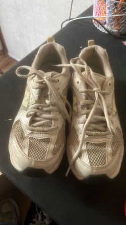 Kids sneakers