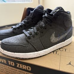 Air Jordan 1 Mid SE, Size 11.5
