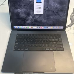 2025 Apple MacBook Pro M4 max