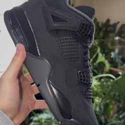 Black Cat Jordan 4 (2025) Size 10.5 M🐈‍⬛🧼