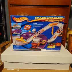 2000 Hot Wheels Go Kart Test Track Playset