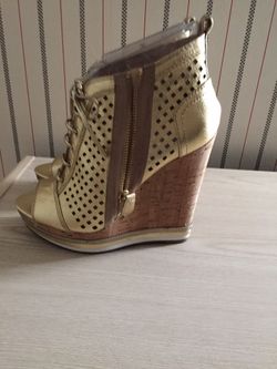 Boutique 9 Wedges size 8