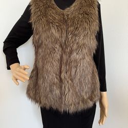Rue21 Vest