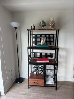 Bookcase+ Lamp