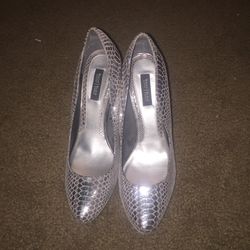 Size 8.5 Heels White House Black Market