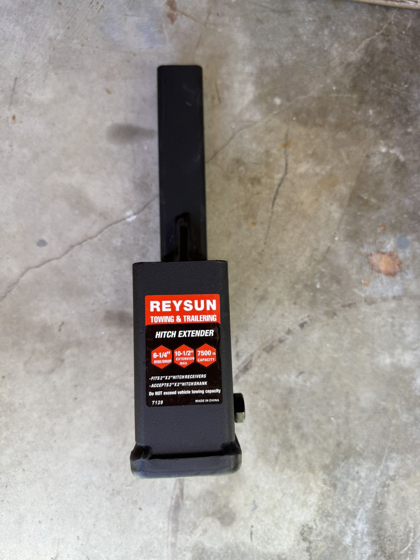Trailer Hitch   BRAND NEW