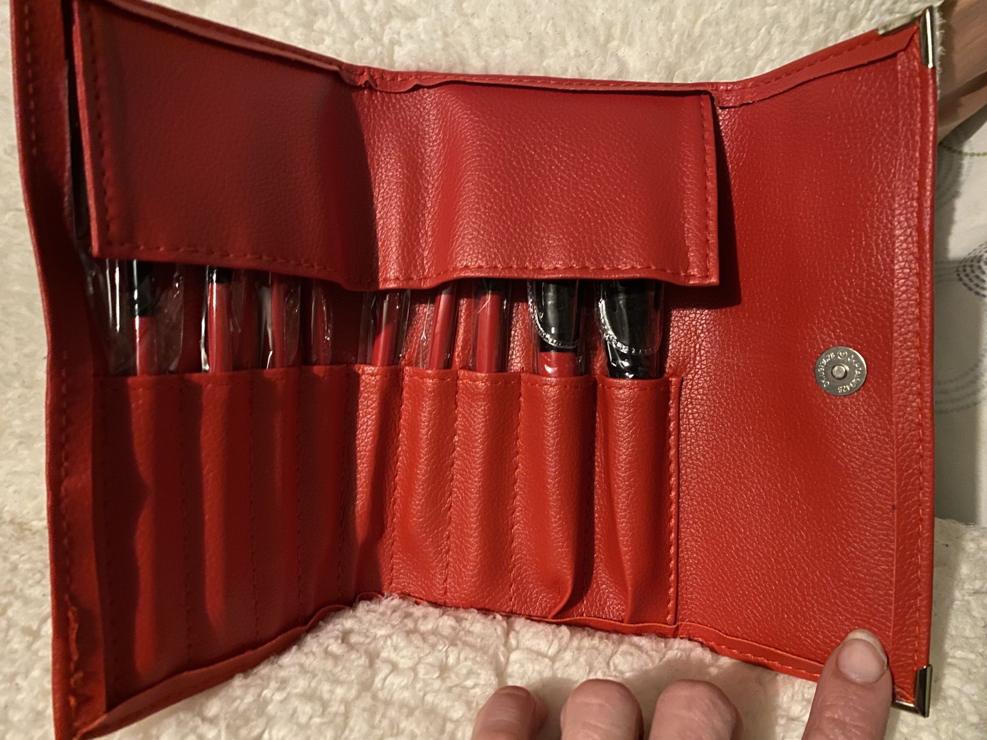Brand New - 9 pc Makeup Brush Set