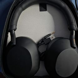 Sony XM5 Headphones