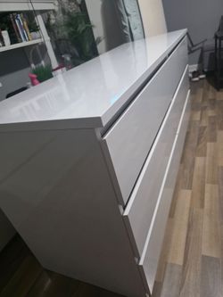 Gloss dresser