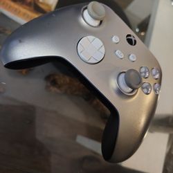 Special Edition Xbox One Controller - Lunar Shift