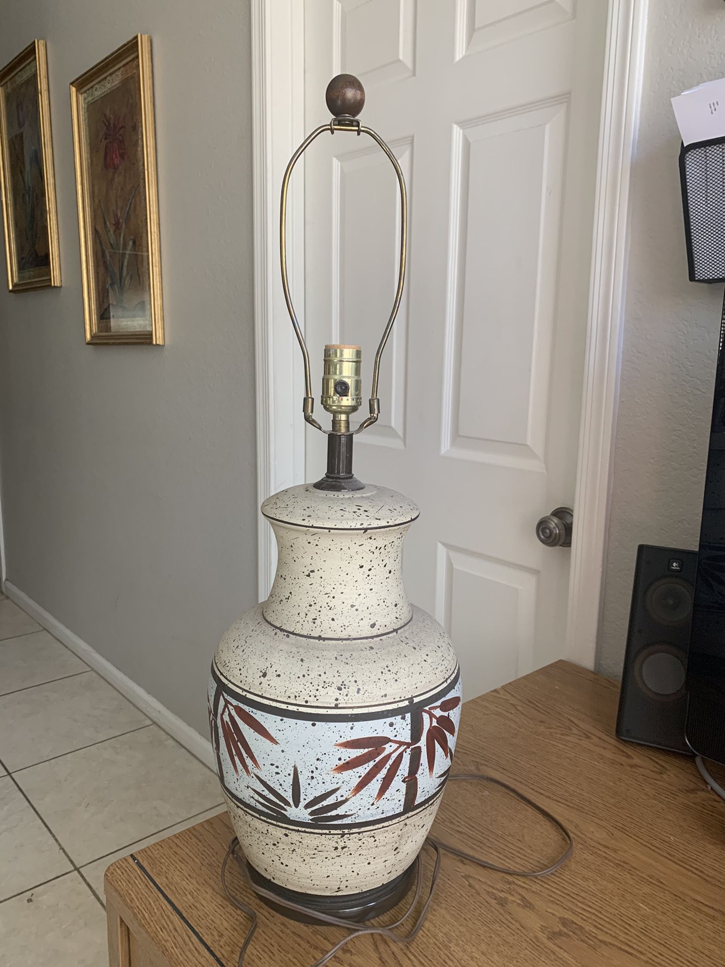 Nice Pottery Desert Look Table Lamp