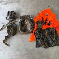 Hunting gear - backpack, belt Kit, Shirt and Deer Calls