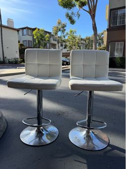 Set of 2 White Adjustable Bar Stools