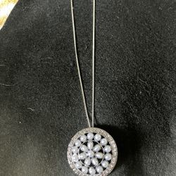 Beautiful Pearl Brooch-Pendant 