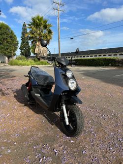 Vision 150cc Moped Scooter Vespa Clone | Fully Automatic Brand New