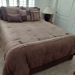 Queen bedding set