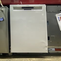 Bosch 24” White Dishwasher | SHEM63W52N/13