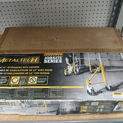 Metaltech Set of Outriggers With CasterS