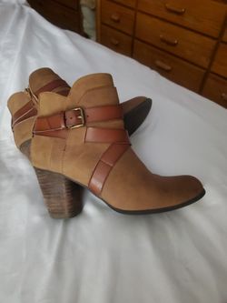 Womens Size 9 Adorable Boots